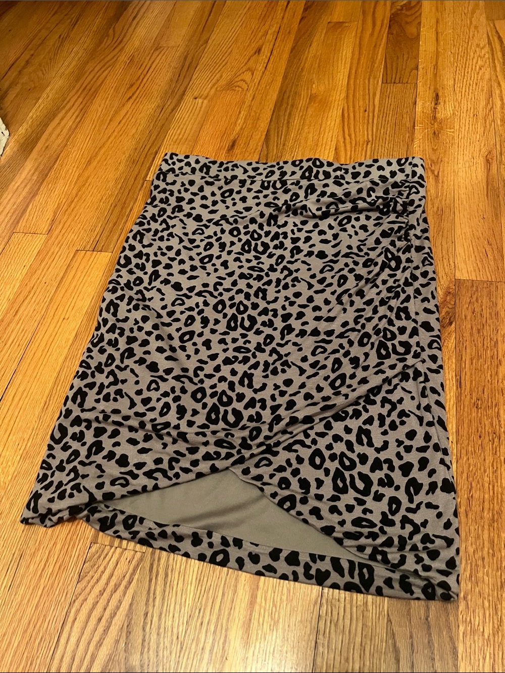 Apt. 9 Grey and Black Leopard Print Pencil Skirt